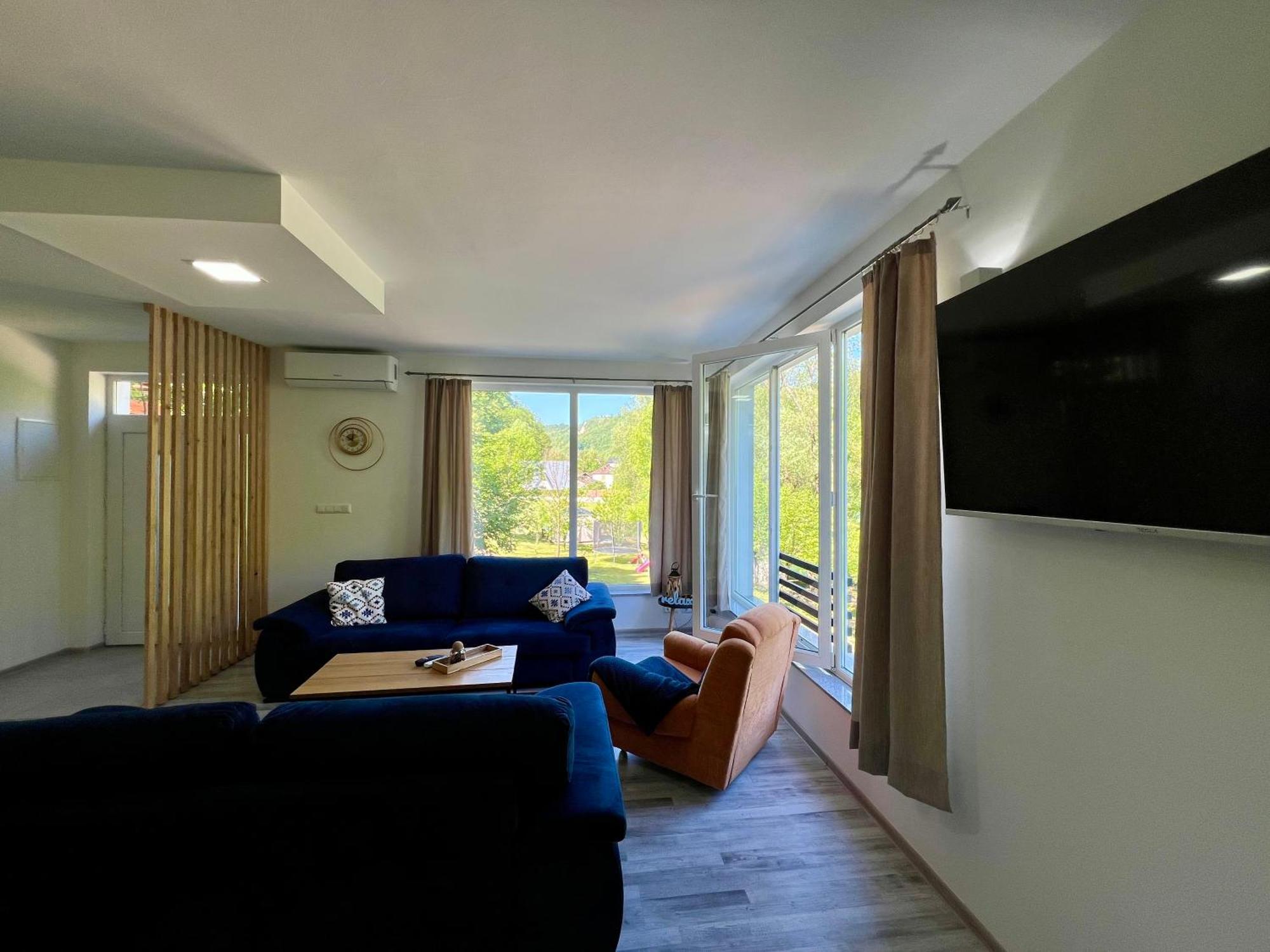 Anur Apartment Bihac Bagian luar foto