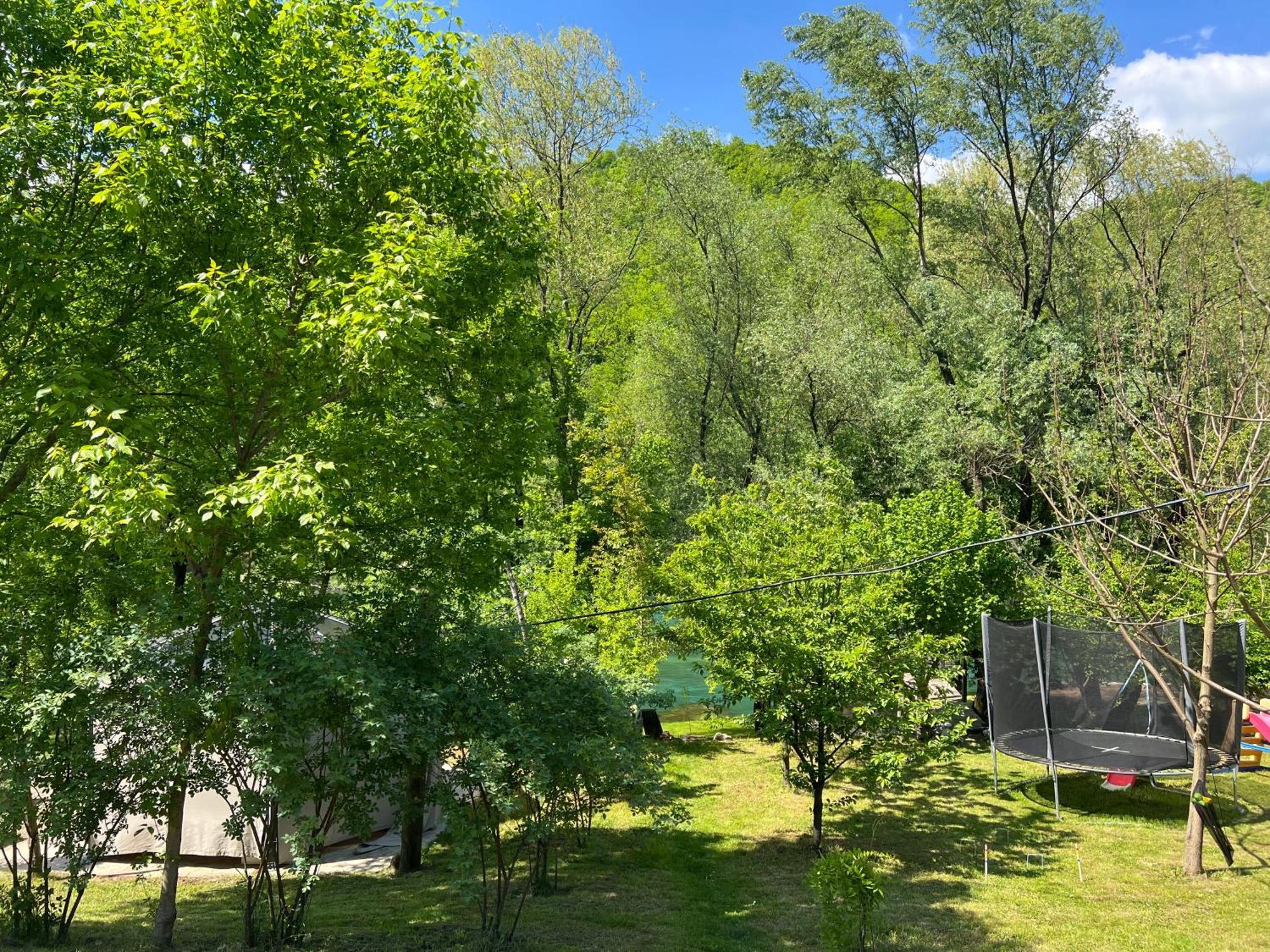 Anur Apartment Bihac Bagian luar foto