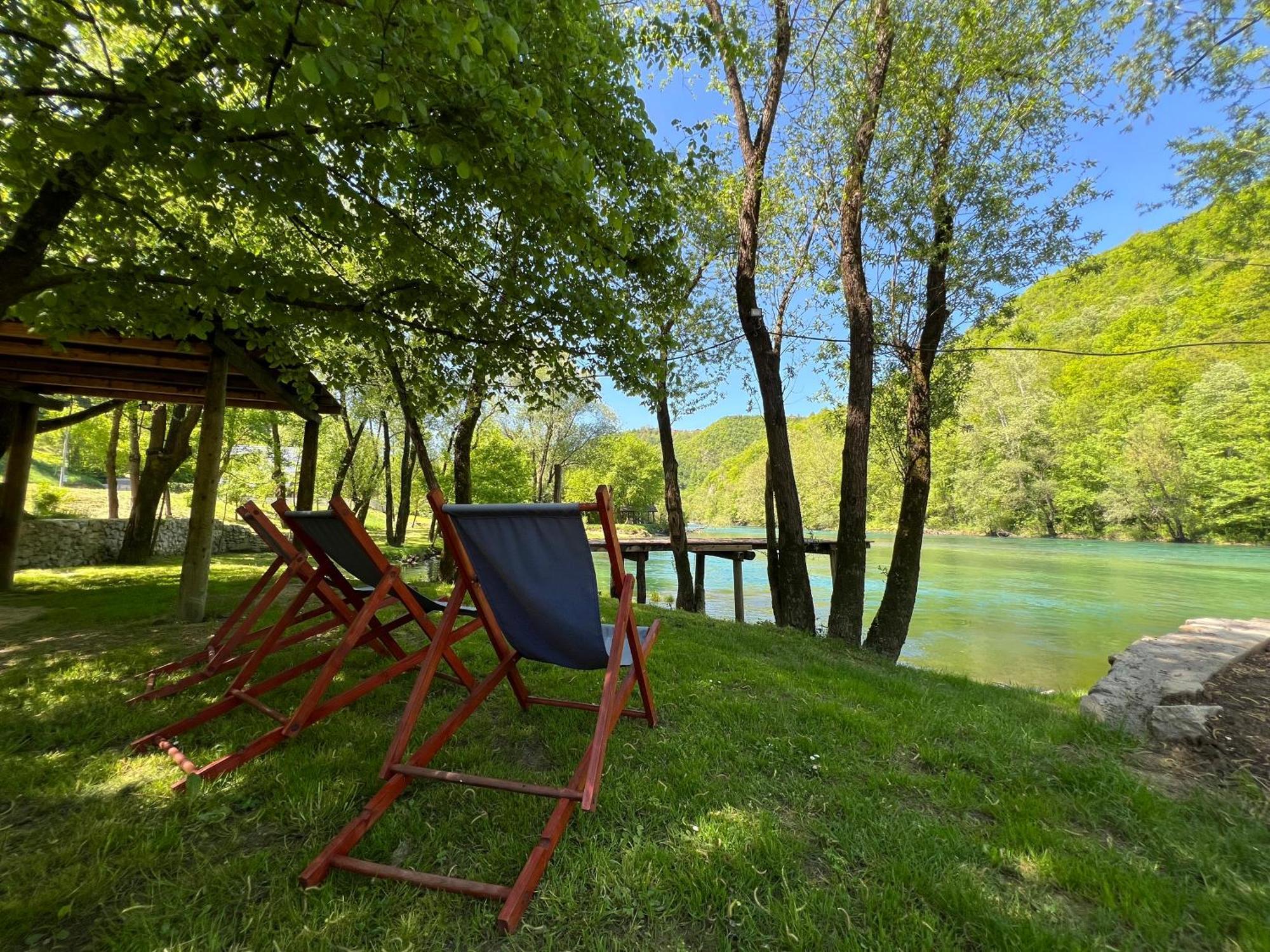 Anur Apartment Bihac Bagian luar foto